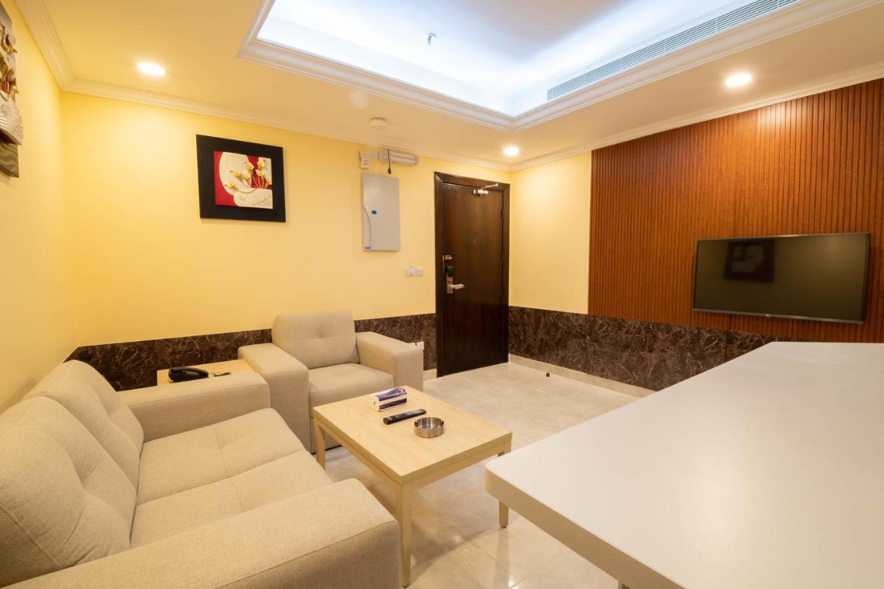 Dar Al Masarat Served Apartments เจดดาห์ ภายนอก รูปภาพ